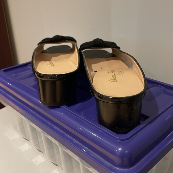 Salvatore Ferragamo Peep Toe Heels - Size 8.5 - Picture 9 of 15